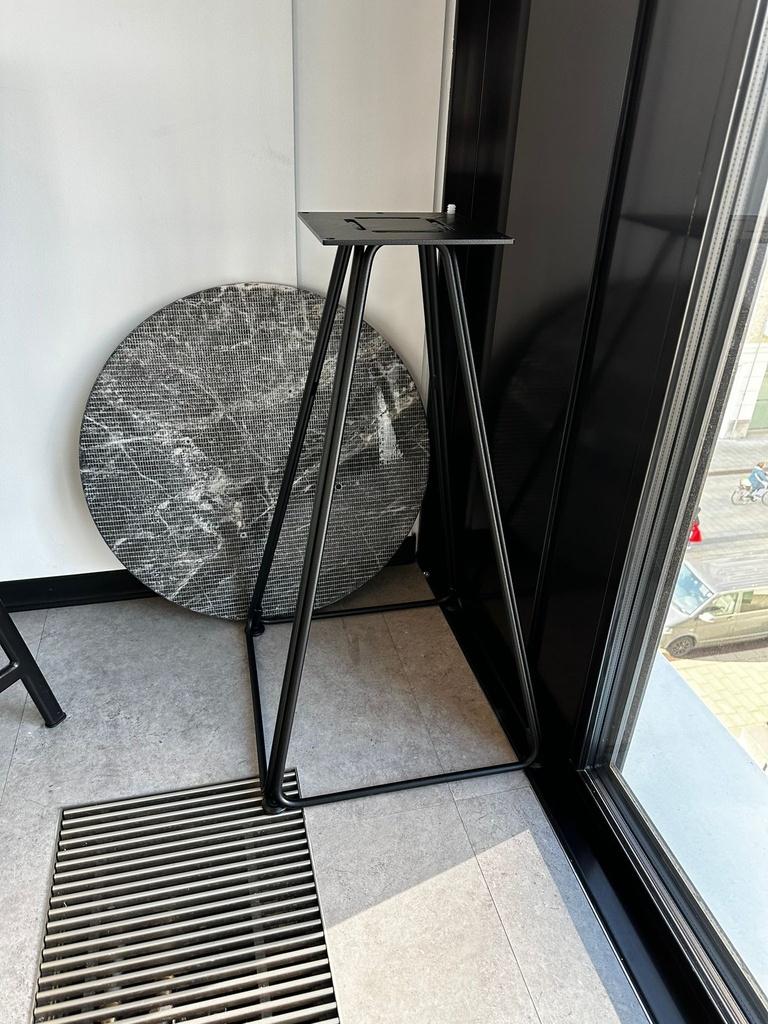 Talbe, marble, round