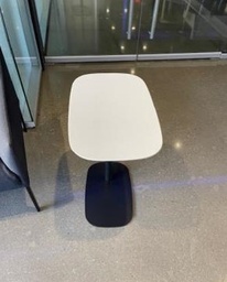 [#00-11] White Side Table