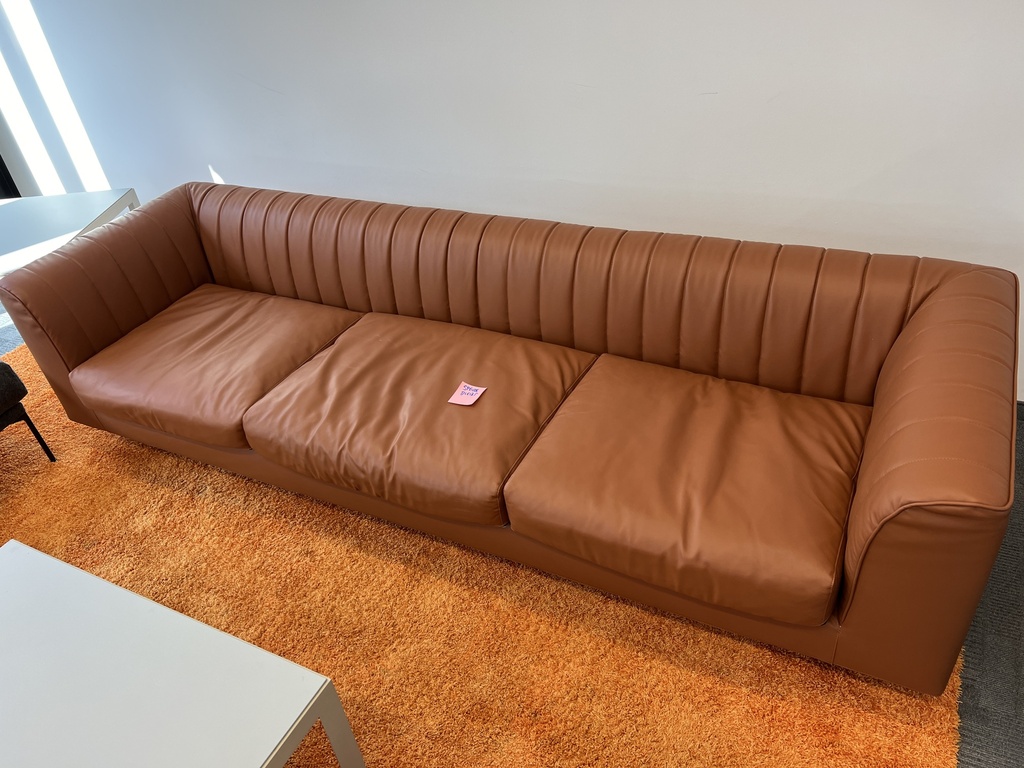 Couch, 3-seater, brown 