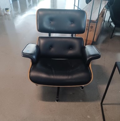 Lounge Black/Wood Shell