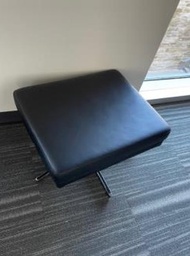 [#00-58] Black Leather Ottoman