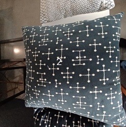 [#00-165] Pillow, navy/white pattern