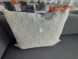 [#00-176] Pillow, white/blue pattern